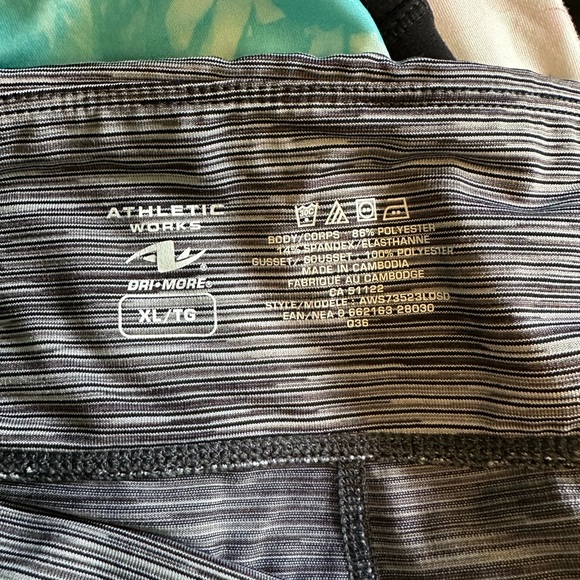 NWOT Athletic works cropped leggings XL NWOT - Picture 2 of 2
